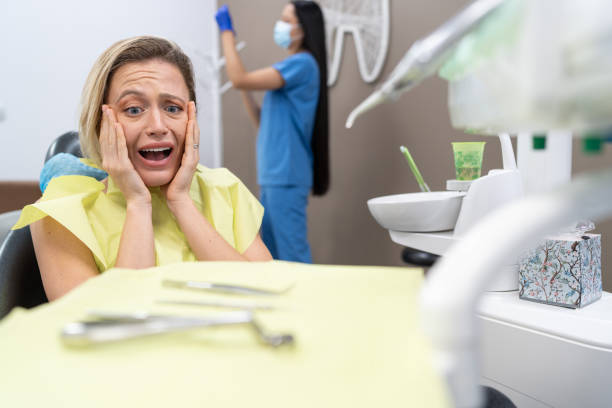 Best Emergency Tooth Extraction in Wlowbrook, IL