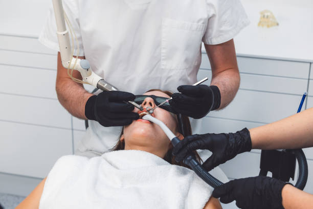 Best Emergency Tooth Extraction in Wlowbrook, IL